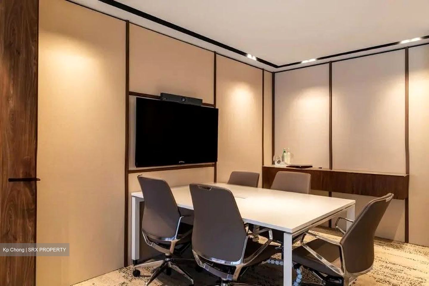Centennial Tower (D1), Office #636785291